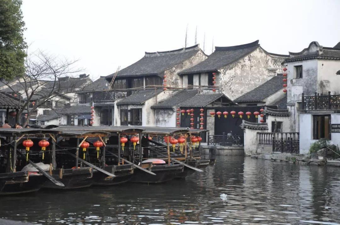 对辊式破碎机具有高效的破碎能力